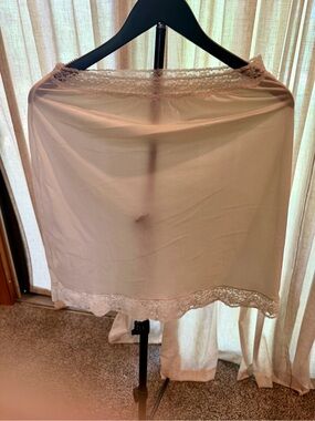Sheer Lace-Trim Half Slip - Cream